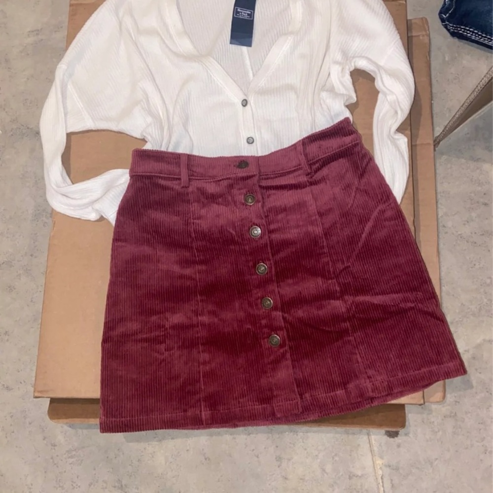 Corduroy button skirt stretch burgundy small